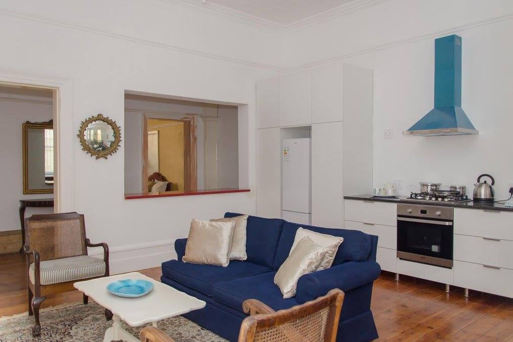 Self-catering apartment with full kitchen and open plan lounge